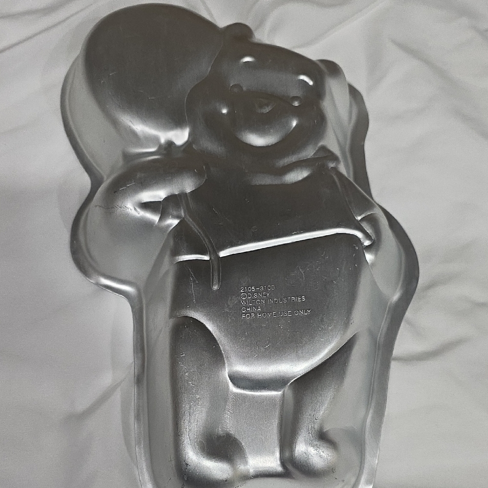 Wilton Silver Bear Cake Pan